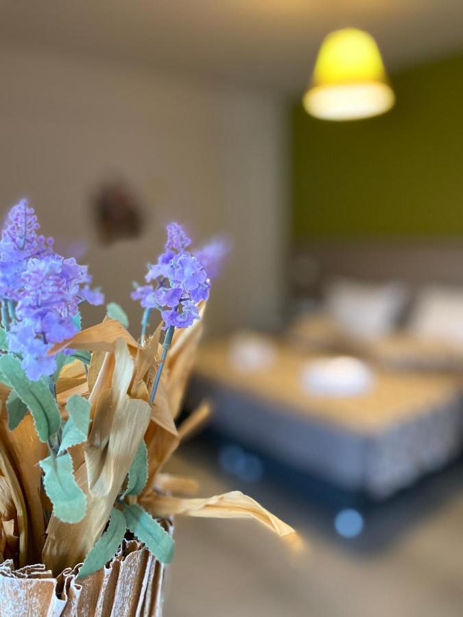 Sea View Luxury Apartments Плакиас Екстериор снимка