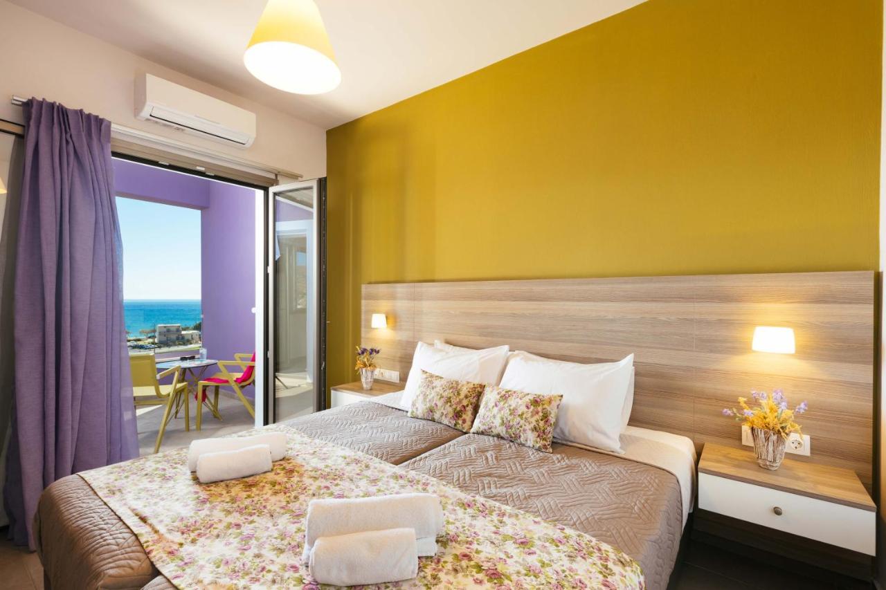 Sea View Luxury Apartments Плакиас Екстериор снимка